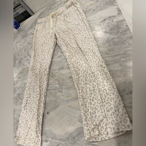 Old Navy Cream and Gray Animal Print Pants